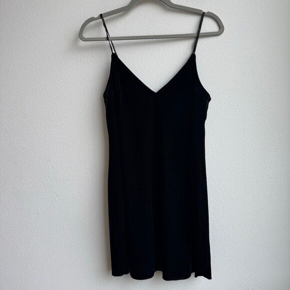 $5/$25 Abercrombie & Fitch Black Velvet Lace Back Shift Slip Mini Dress SZ XS - Picture 1 of 7